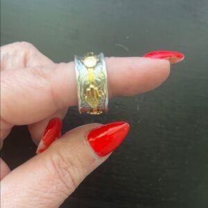 Chic sterling silver Hamsa spinner ring